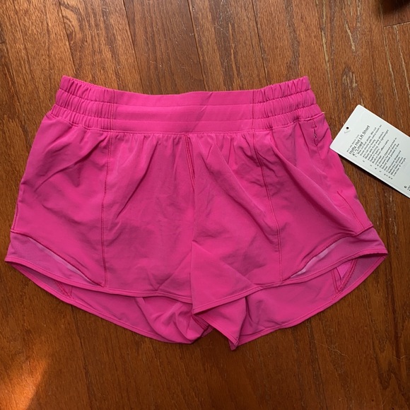 Lululemon hotty hot 4” lr shorts - Picture 3 of 3